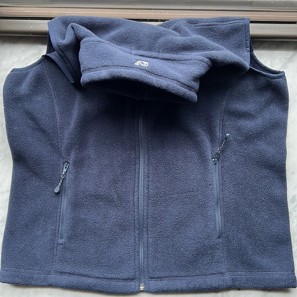 Navy Blue Vineyard Vines Vest - Picture 3 of 6